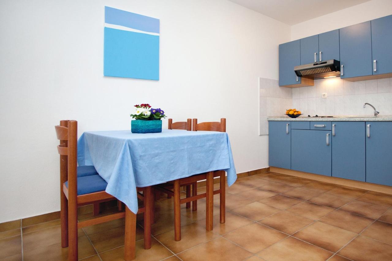 Apartments By The Sea Rastici, Ciovo - 2104 トロギール エクステリア 写真
